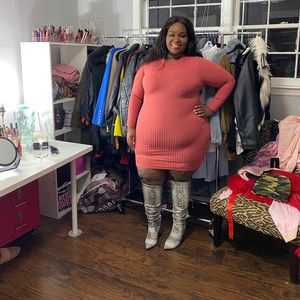 Mini long sleeve dress.